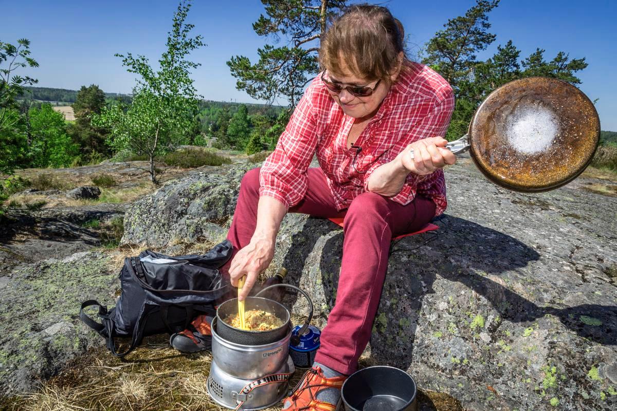 Retkikeittimellä sopii kokata myös metsäpalovaroituksen aikaan.