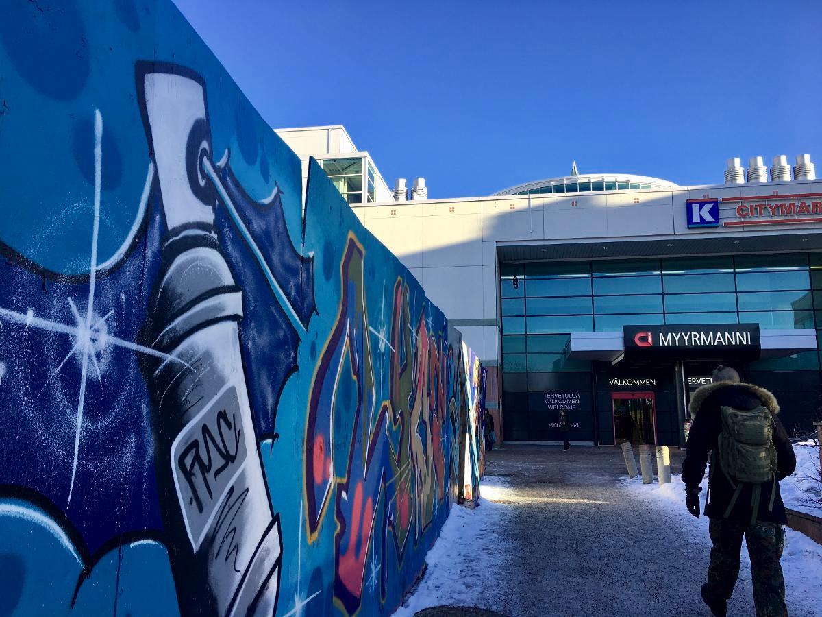 Myyrmäessä sijaitsee yksi Vantaan suurimmista graffitiseinistä.
