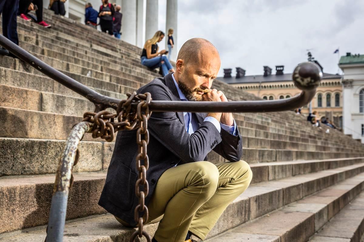 – Olen itse koulutukseltani teologi ja pohdin välillä, mitä Jumala haluaisi sanoa ihmisille juuri nyt, miettii Antti Pentikäinen.