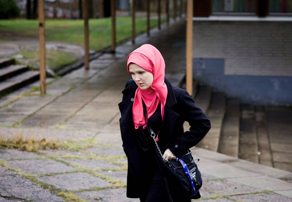 Islamin opettaja Suaad Onniselkä Vesalan peruskoululla vuonna 2011. Kuva: Roni Rekomaa / Lehtikuva
