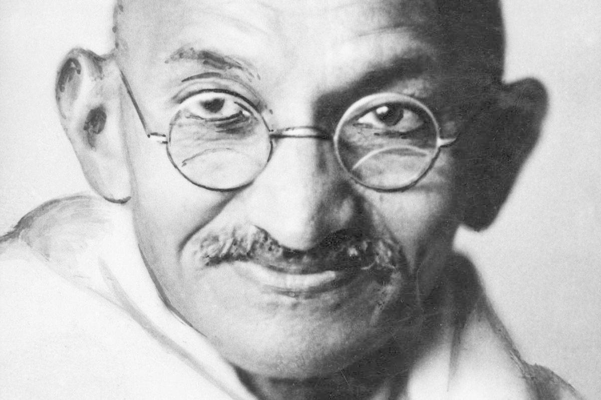 Mohandas Gandhi otti Jeesuksen opetuksista suoria vaikutteita omaan yhteiskuntakritiikkiinsä.