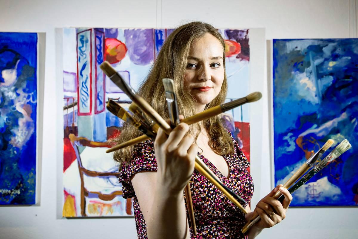 Katja-Maaria Vilénille maalaaminen on oman ihmisyyden jakamista.