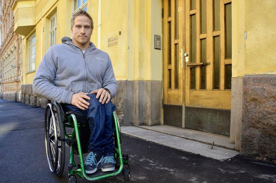 Leo-Pekka Tähti haluaa tukea kehitysmaiden vammaisia, joista moni ei esimerkiksi pääse edes kouluun.