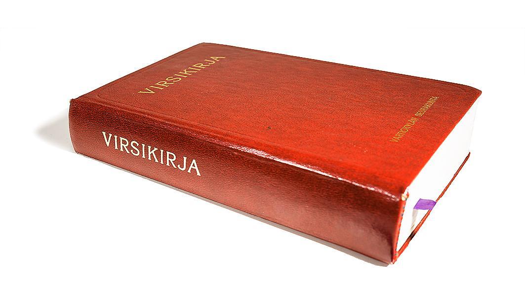 Uusia virsiä. Kirkolliskokous saa pohdittavaksi, sopiiko modernia taidemusiikkia edustava virsi laulettavaksi kriisihartauteen.