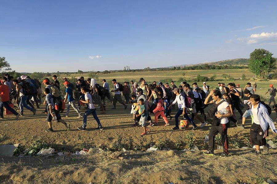 Pakolaisia on tullut Serbiasta rajan yli Unkariin jopa kolme tuhatta päivässä, edelleen vähintään useita satoja päivässä. Pakolaisten reitti kulkee Serbiasta Unkariin ja sieltä edelleen Itävallan kautta Saksaan ja Ruotsiin. Kuva on otettu Presevosta, Serbiasta. Kuva: Andres Miguel Espana/NCA/ACT