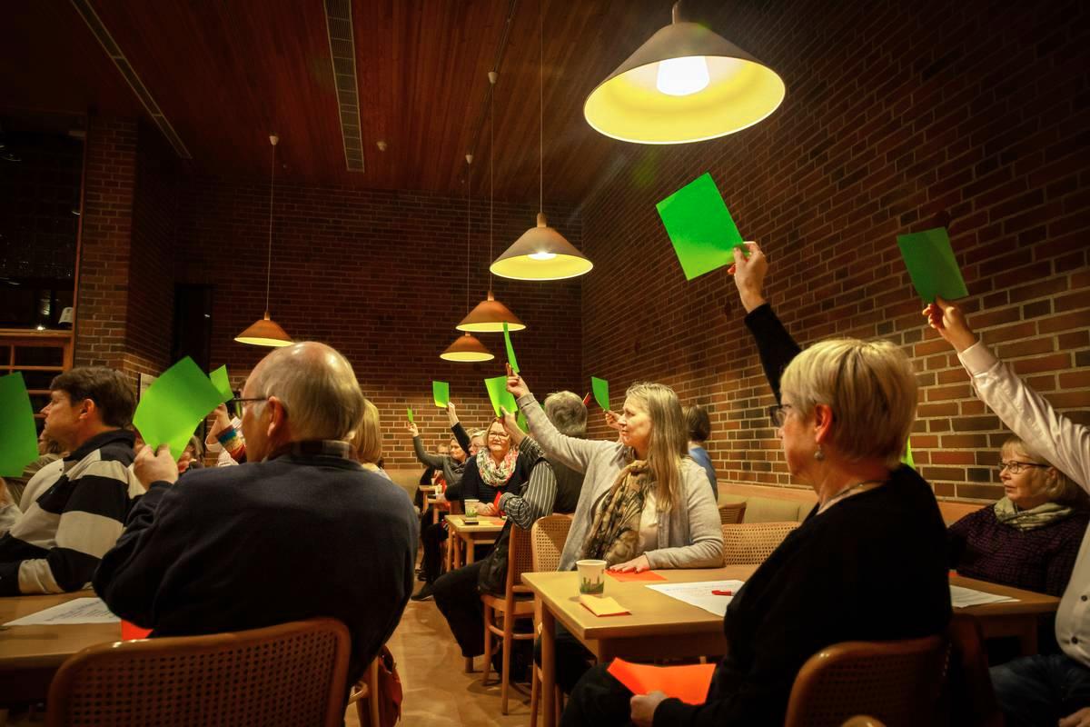 Melkein kaikki kannattivat väitettä