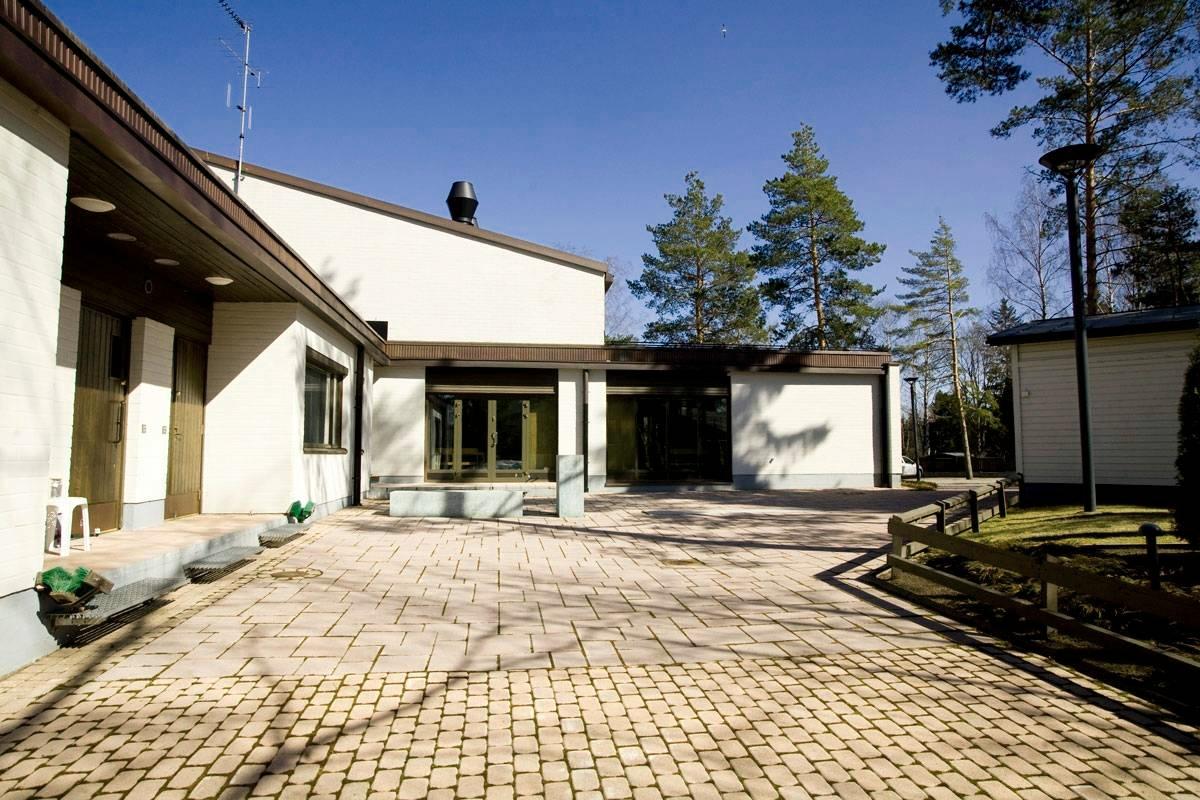 Pyhän Annan lastenkirkko sijaitsee Itä-Hakkilassa Vantaalla.