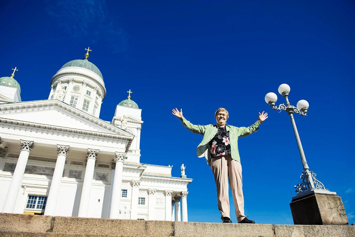 Anita Liimatainen ja kumppanit pitävät Tuomiokirkon ovet auki kesäiltaisin. Kuva: Pekko Vasantola