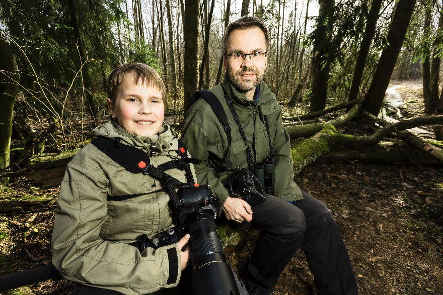 Kokenut kaksikko. Isä Heikki ja poika Lasse Kurkela viettävät suuren osan vapaa-ajastaan luonnossa. Kuva: Jukka Granstrom
