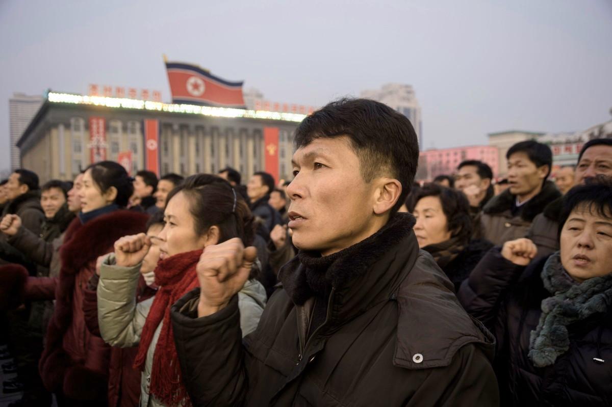 Pohjois-Koreassa ainoa palvottu saa olla maan johtaja Kim Jong-un. Kristittyjä suljetaan kuolemanleireille, joissa heidät näännytetään pakkotyöllä. Kuva: Lehtikuva / AFP