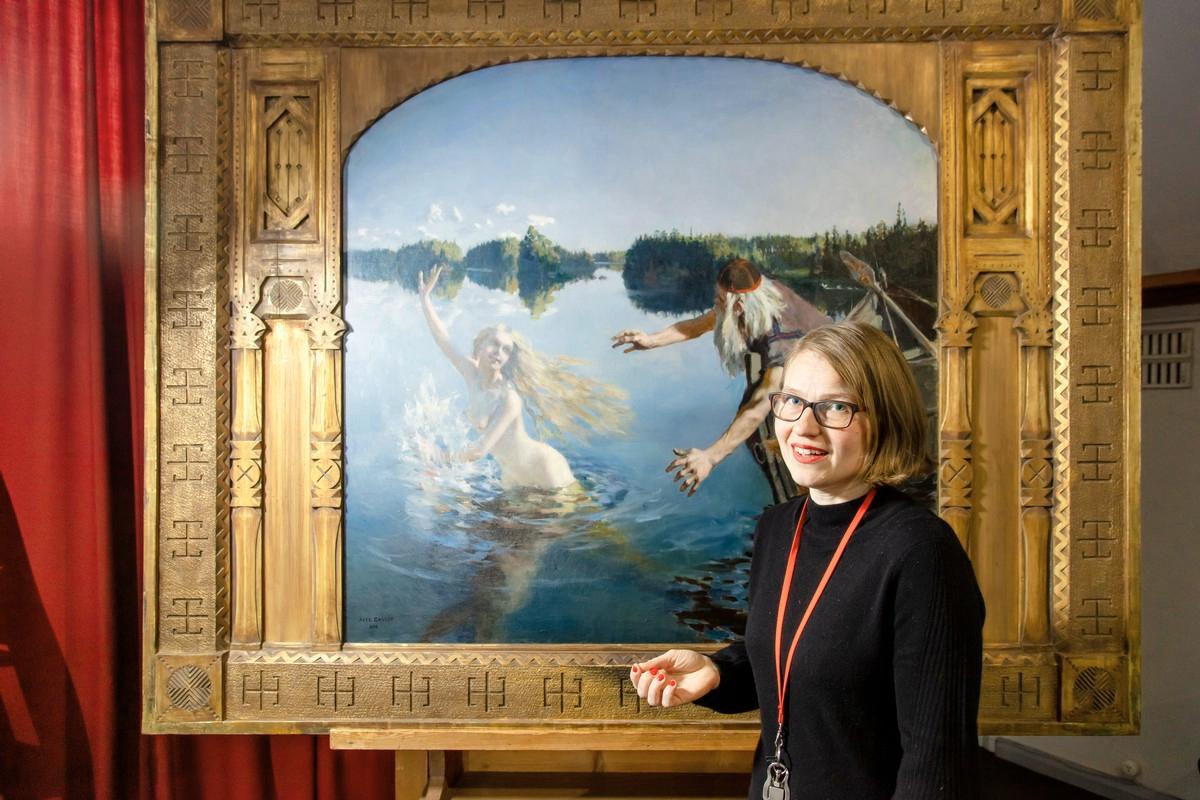 Mari Viita-aho esittelee Akseli Gallen-Kallelan tunnetuimpiin teoksiin kuuluvaa Aino-tarua vuodelta 1891. Ainon mallina toiminut Mary-vaimo soitti usein ateljeessa pianoa miehensä työskennellessä viereisessä huoneessa.