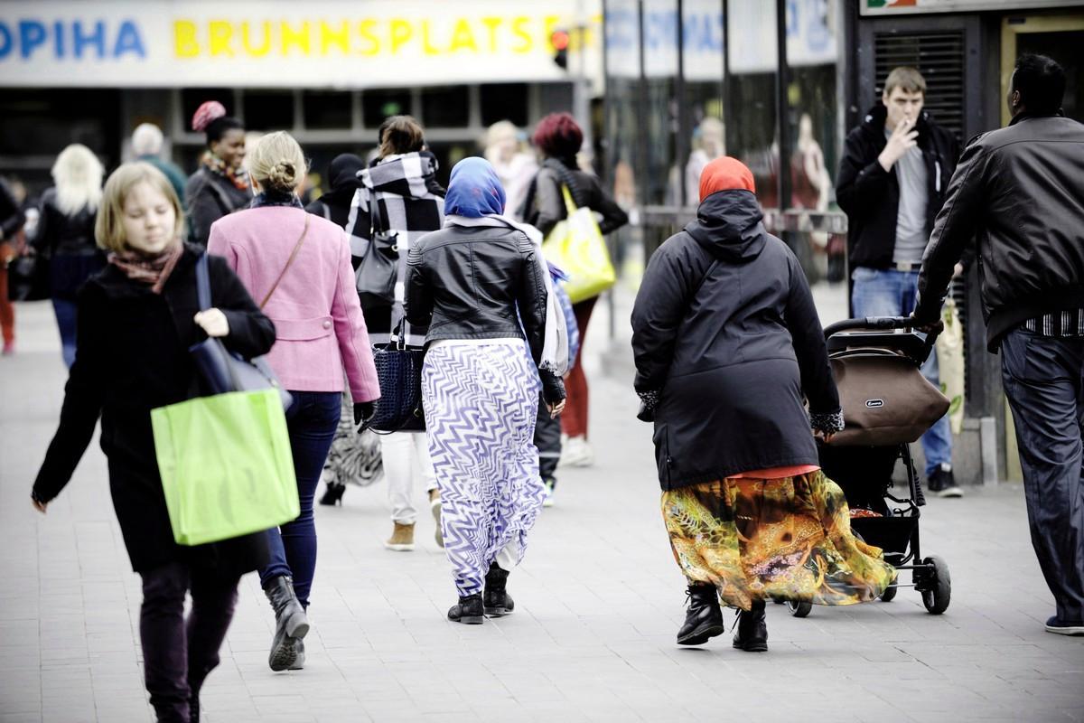 Musliminaiset saattavat joutua vihan kohteeksi vain siksi, että heillä on huivi.