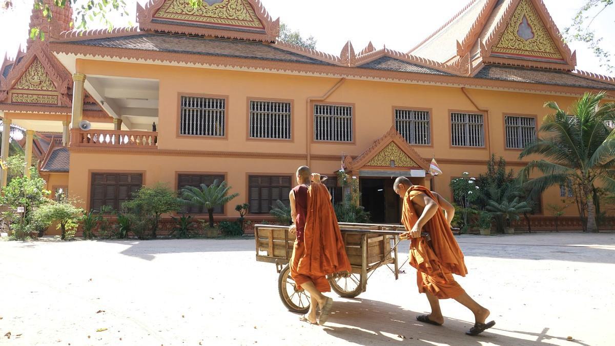 Pagoda on kambodžalaisen yhteisön sydän. Pagoda ei ole vain temppeli, jossa harjoitetaan uskontoa. Pagodassa on koulu, asuntola ja vanhainkoti seniorimunkeille.