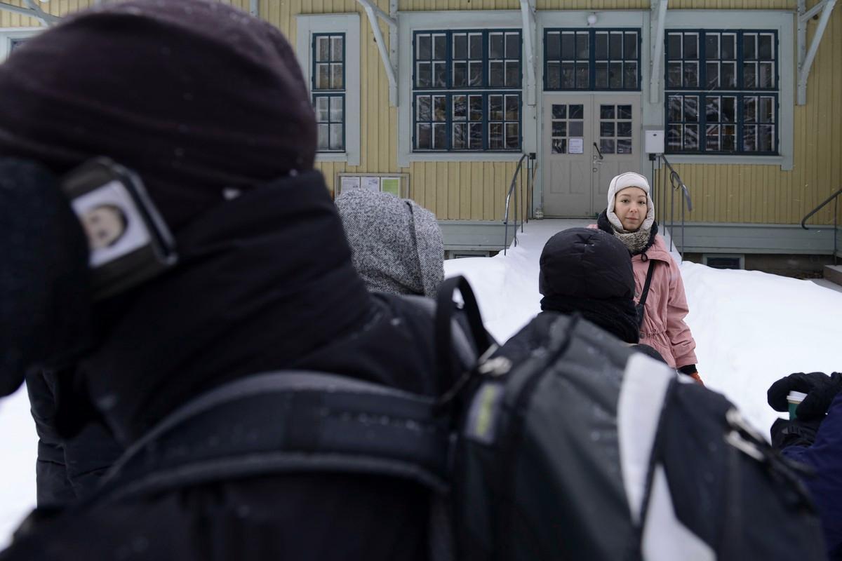 — Tykkään sanallisten ilmauksien latauksista ja koen, että nimenomaan tunnen Pasilan aika hyvin. Mä oon tuntenut sitä ja tuntenut siellä paljon, kuvailee Paula suhdettaan Pasilaan.