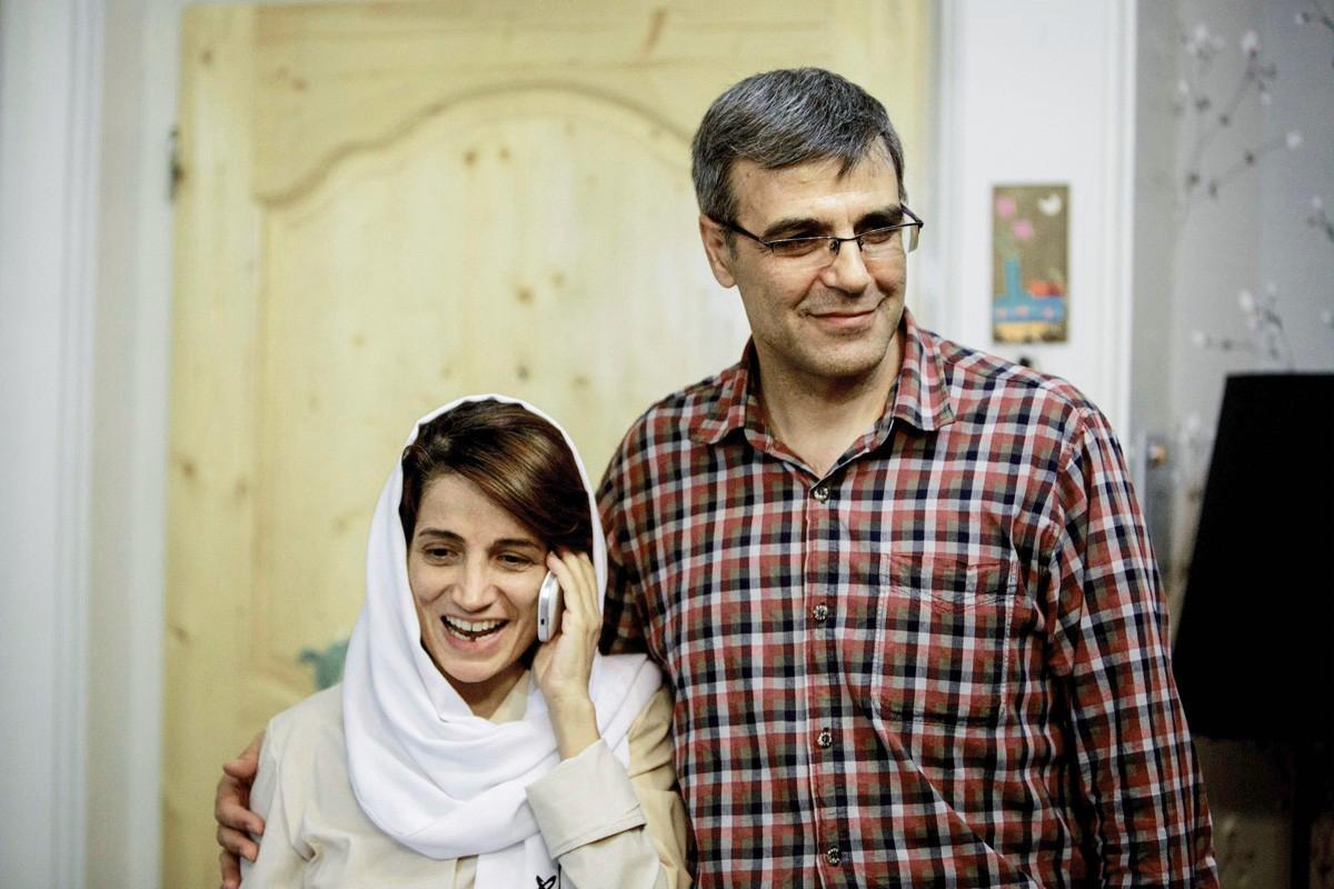 Nasrin Sotoudeh ja hänen miehensä Reza Khandan kuvassa, joka on otettu vuonna 2013. Sotoudeh on juuri päässyt pois vankilasta. Nyt hänet tuomittiin sinne uudelleen.