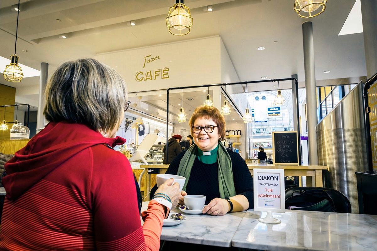 – Se, mihin ihmisen olisi helppo lähteä mukaan, selviää vain kuuntelemalla, diakoniatyöntekijä Riikka Leppänen sanoo.