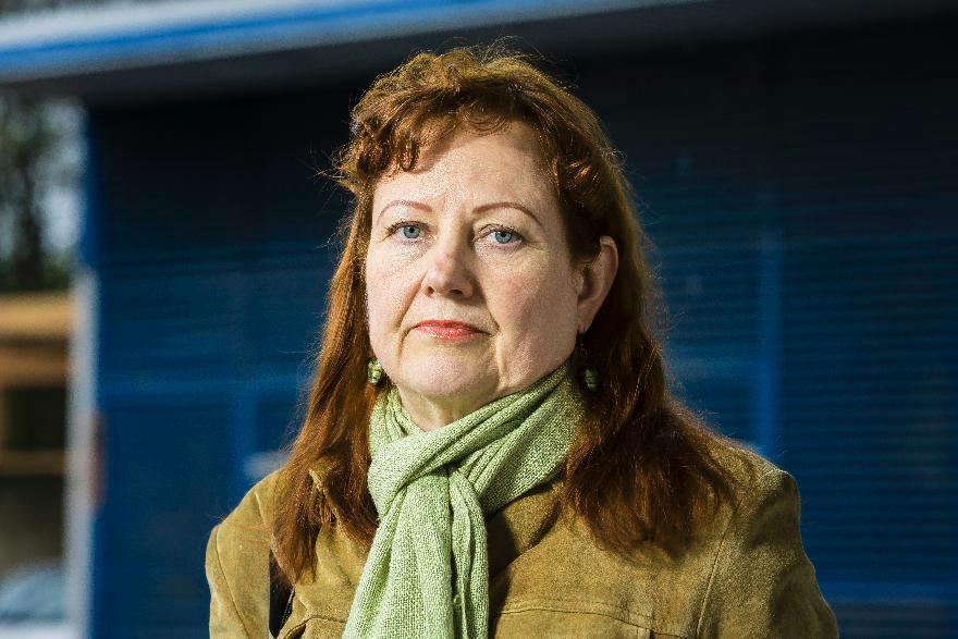 Margareth Walkamo kulkee surun maisemassa, jossa ikävä valtaa mielen varoittamatta.