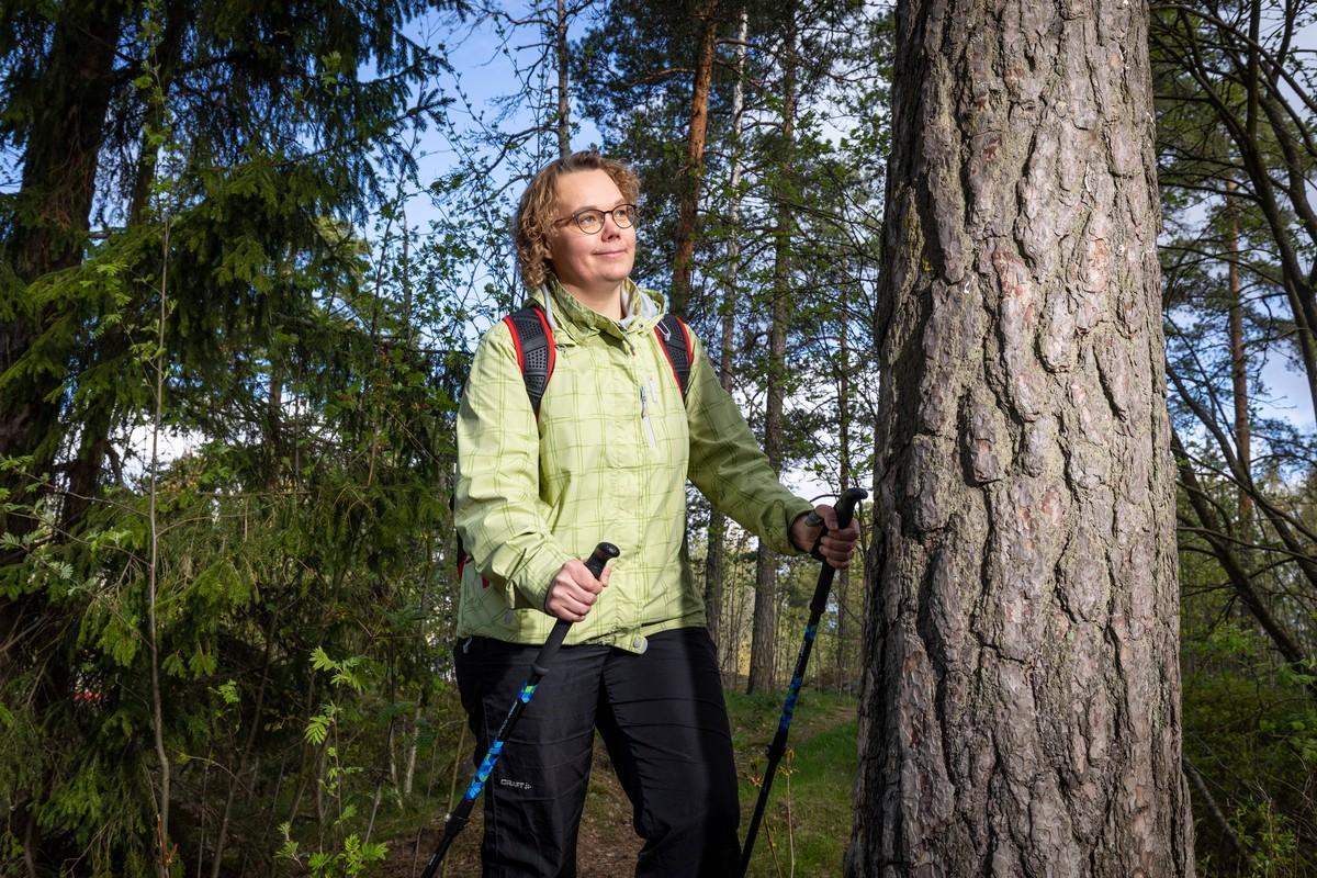 Eveliina Rožnoski osallistuu ensimmäistä kertaa pyhiinvaellukselle. Reitti on tuttu, sillä hän on kävellyt monta kertaa Masalan asemalta Hvittorpin leirikeskukseen.