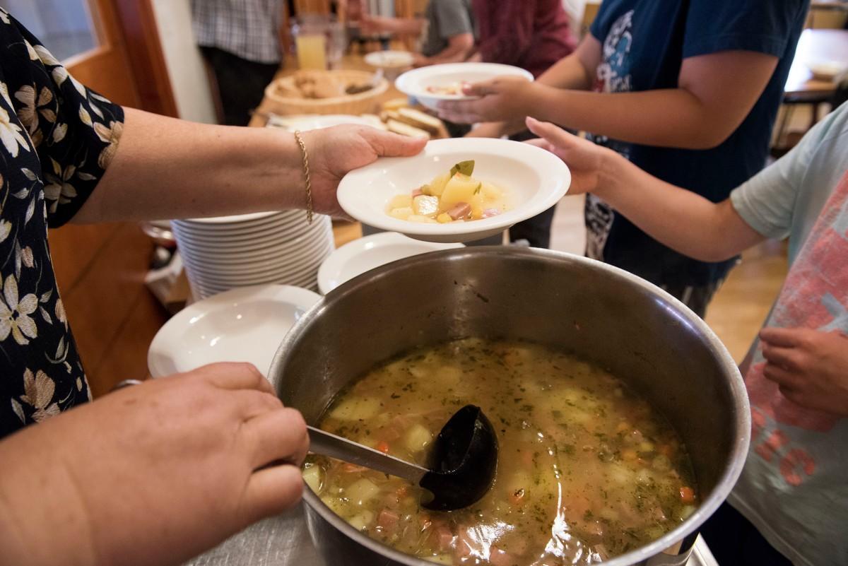 Kesän aikana Ilolan seurakuntakodilla on keitetty keittoja kaksi kertaa viikossa.