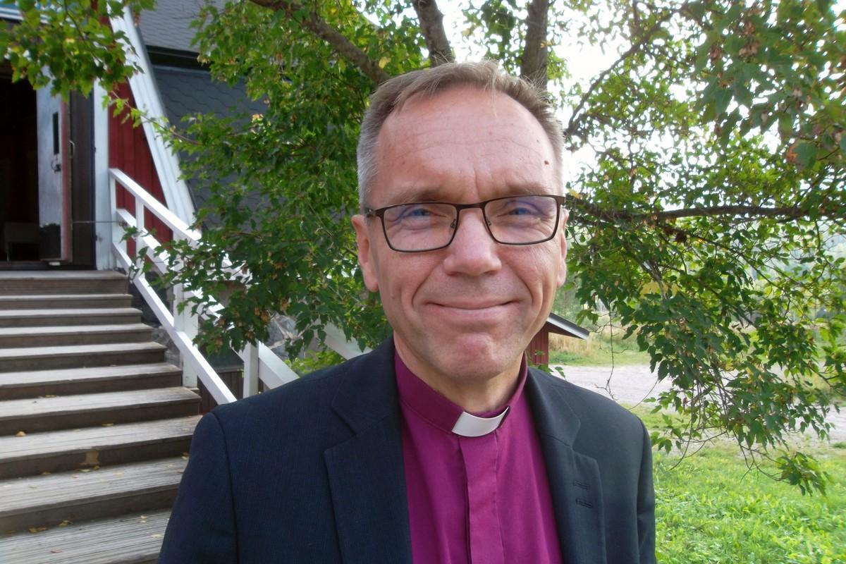 Piispa Björn Vikström odottaa jo uusia haasteita yliopiston opettajana ja tutkijana.