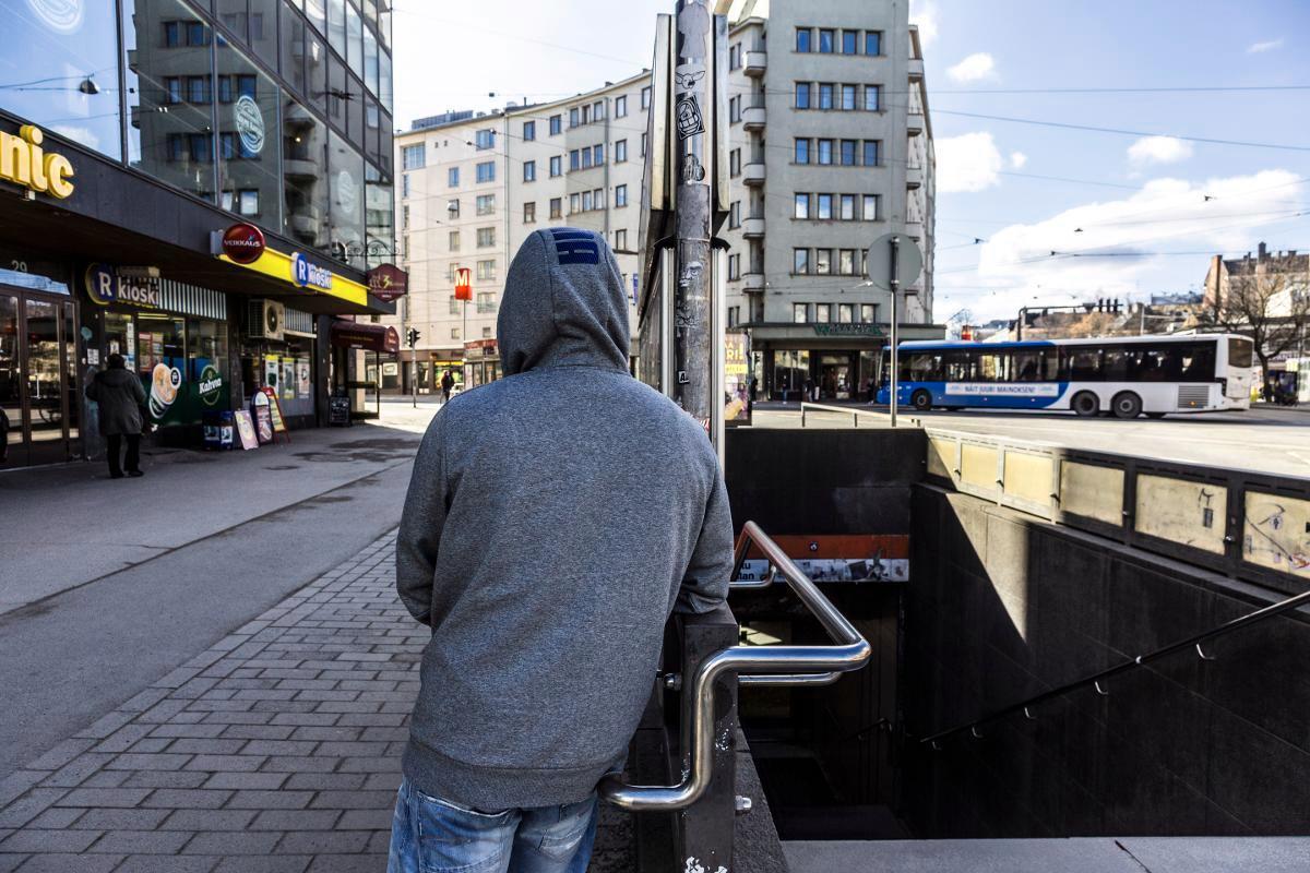 Kun kymmenen vuotta sitten joku tuli aukomaan Kristianille päätään, Kristian veti turpaan. Nyt hän sanoo toimivansa toisin.