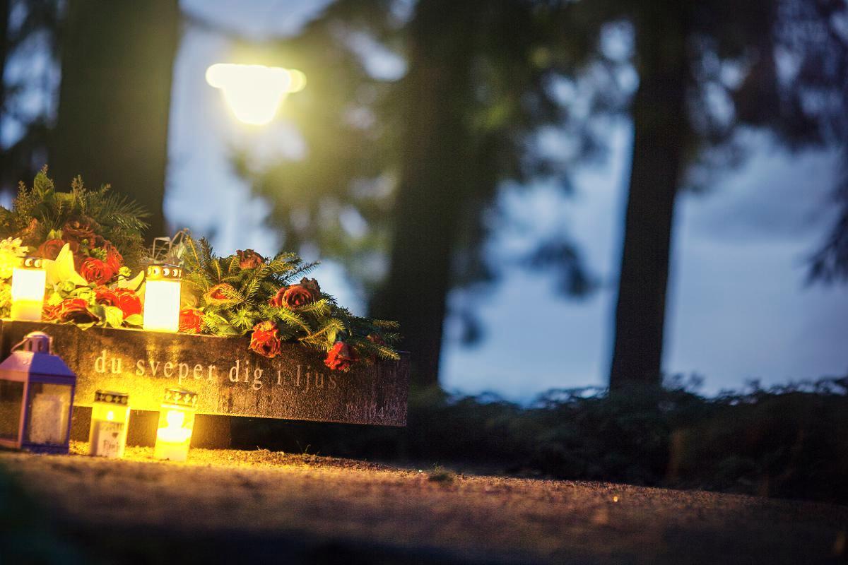Hautaustoimen maksut nousevat Helsingissä ensi vuoden alussa. Kuva on Hietaniemen hautausmaalta. Kuva: Jani Laukkanen