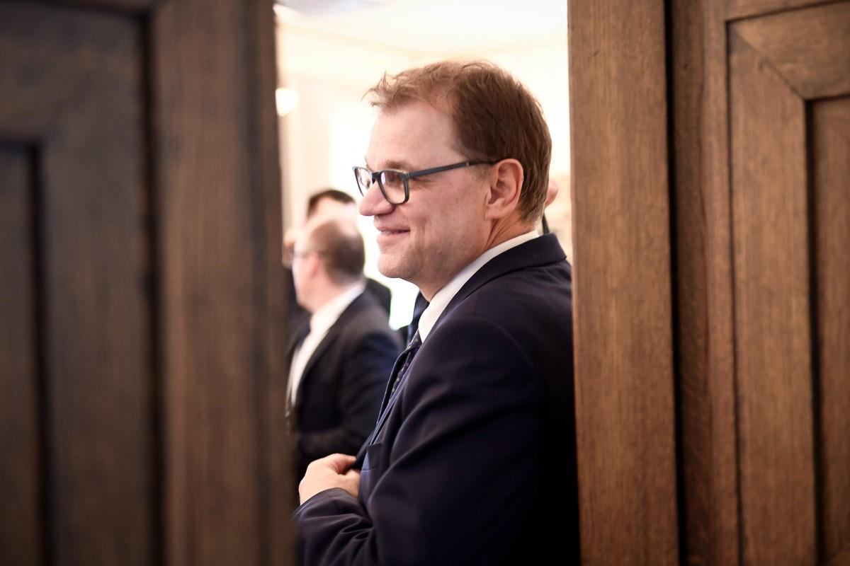 Risto Uimosen kirja kertoo Juha Sipilän pääministerivuosista 2015–2019.