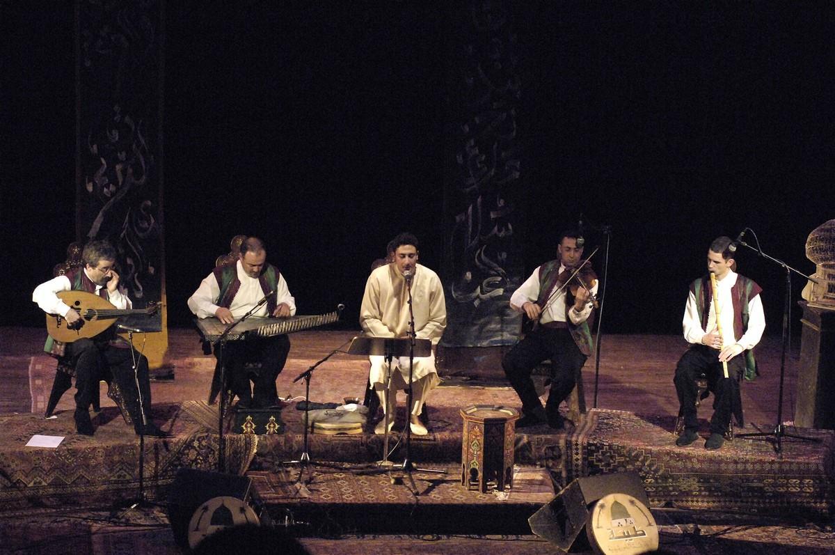 Sacred Music -festivaalin pääesiintyjän, marokkolaisen Ibn Arabi -yhtyeen musiikissa soivat andalusialaiset sävelet.