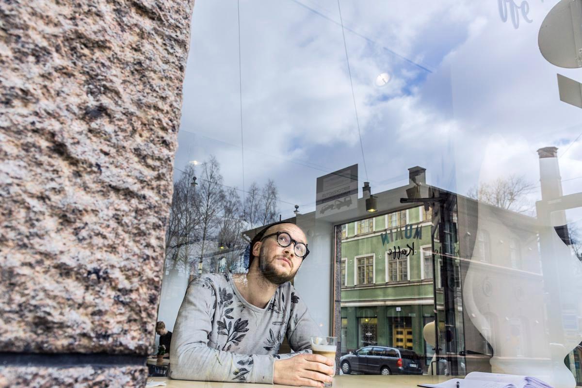 Marzi Nyman punnitsee nykyään tarkkaan, ennen kuin lähtee määrittelemään kristillisyyttä. Jumala on hänestä täydellinen salaisuus.