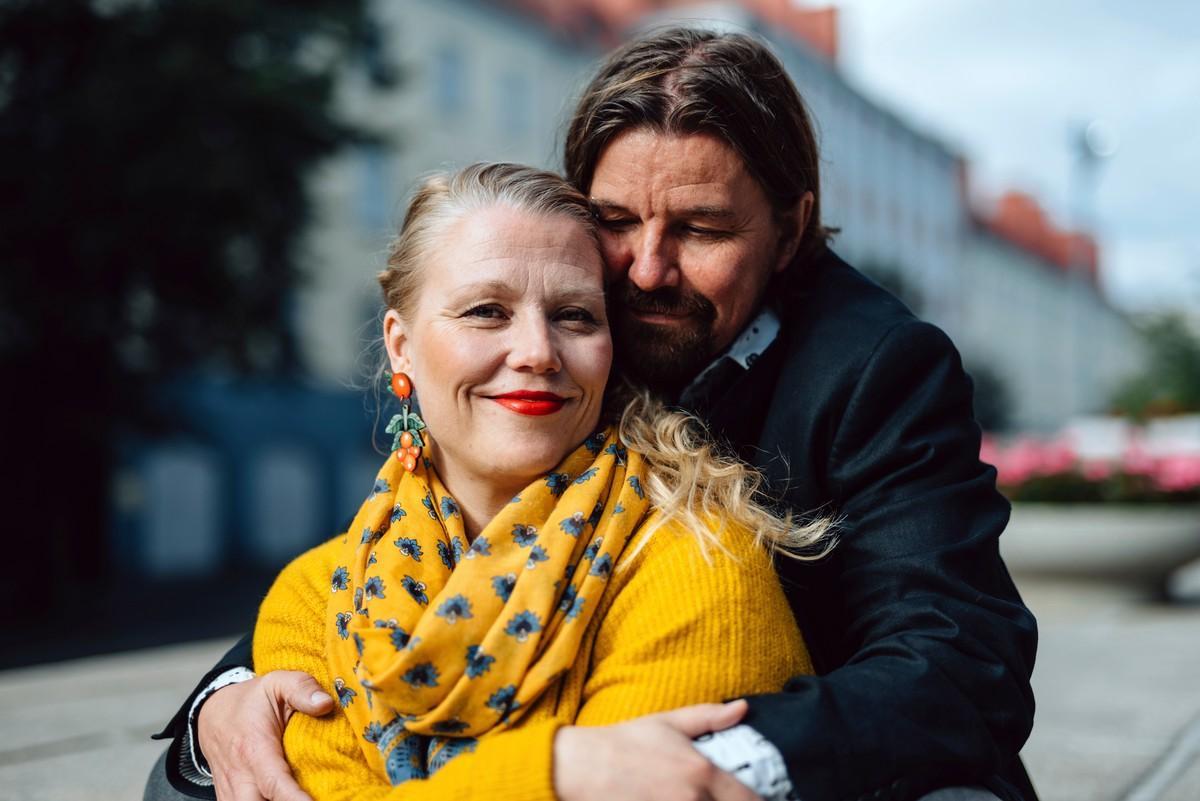 Milla Mäkitalo ja Kari Kanala ovat olleet yhdessä kymmenen vuotta. Ensikohtaaminen tapahtui baarissa.