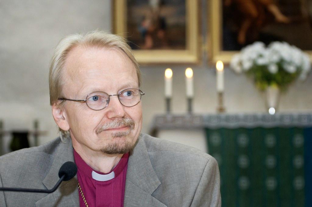Arkkipiispa Kari Mäkinen on ottanut usein kantaa pakolaisten puolesta. Kuva: Kirkon kuvapankki / Pasi Leino