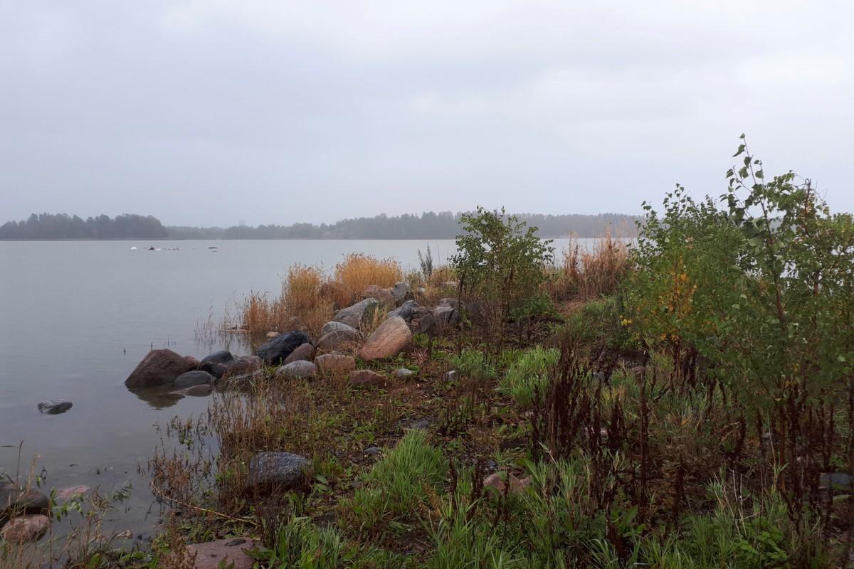 Madeluoto on köykäinen pikkuluoto. Morsianluoto on vain vähän vähemmän köykäinen.