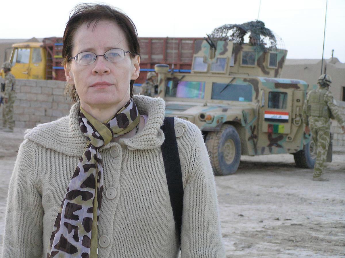 Hyviä uutisia. Vuosina 2009–2012 Irakin Kurdistanissa asunut Kristiina Koivunen uskoo, että Suomessa radikalisoituminen voidaan vielä pysäyttää. – Jo nyt Isisiin värväytyneiden määrä on vähentynyt, hän sanoo. Kuva: Omar Ali