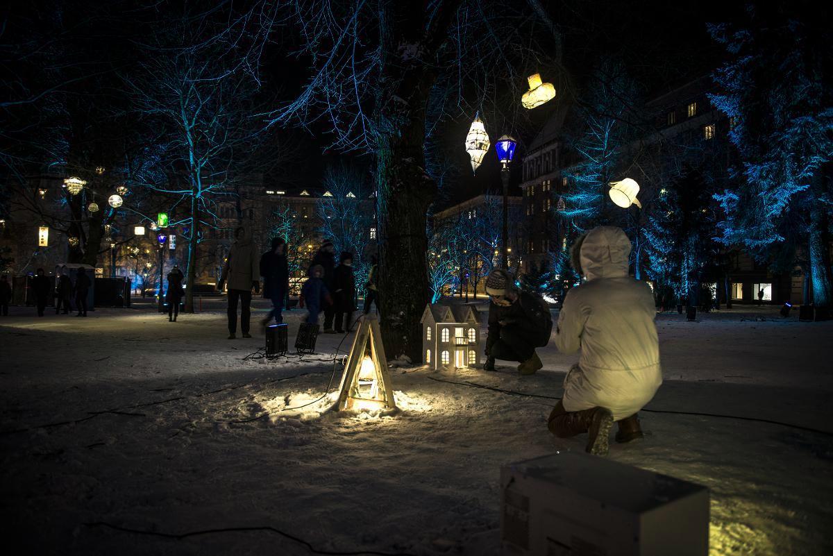 Lux-valofestivaalin anti loisti Helsingin illassa kovasta pakkassäästä huolimatta. 