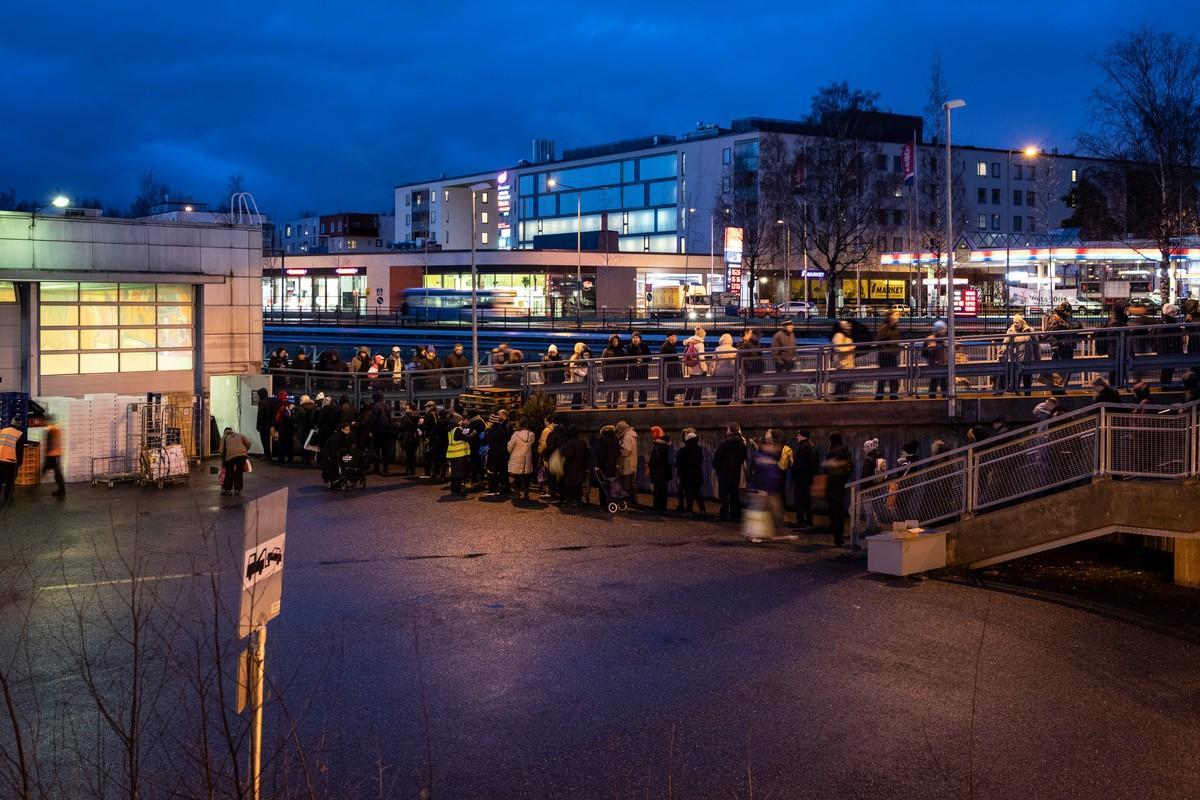 Ruokajakelun jono on saatu lyhennettyä paremmalla organisoinnilla.