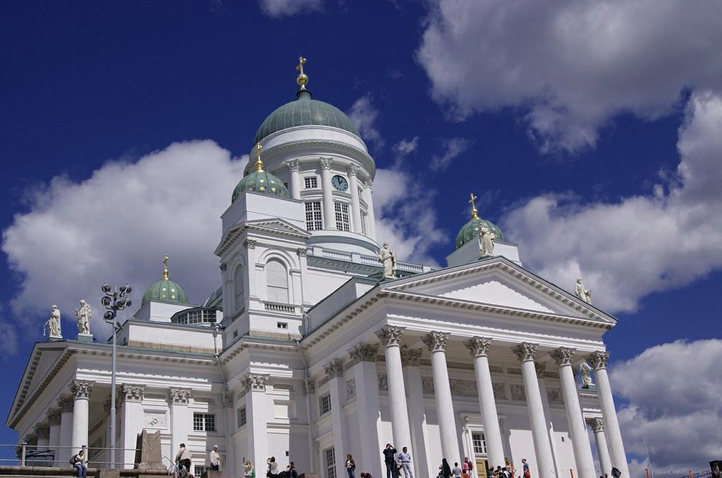 Kirkon rooli heikompiosaisten puolustajana on nuorille aikuisille erityisen tärkeä syy olla mukana. Kuva: Matti Karjanoja / Helsingin tuomiokirkkoseurankunta