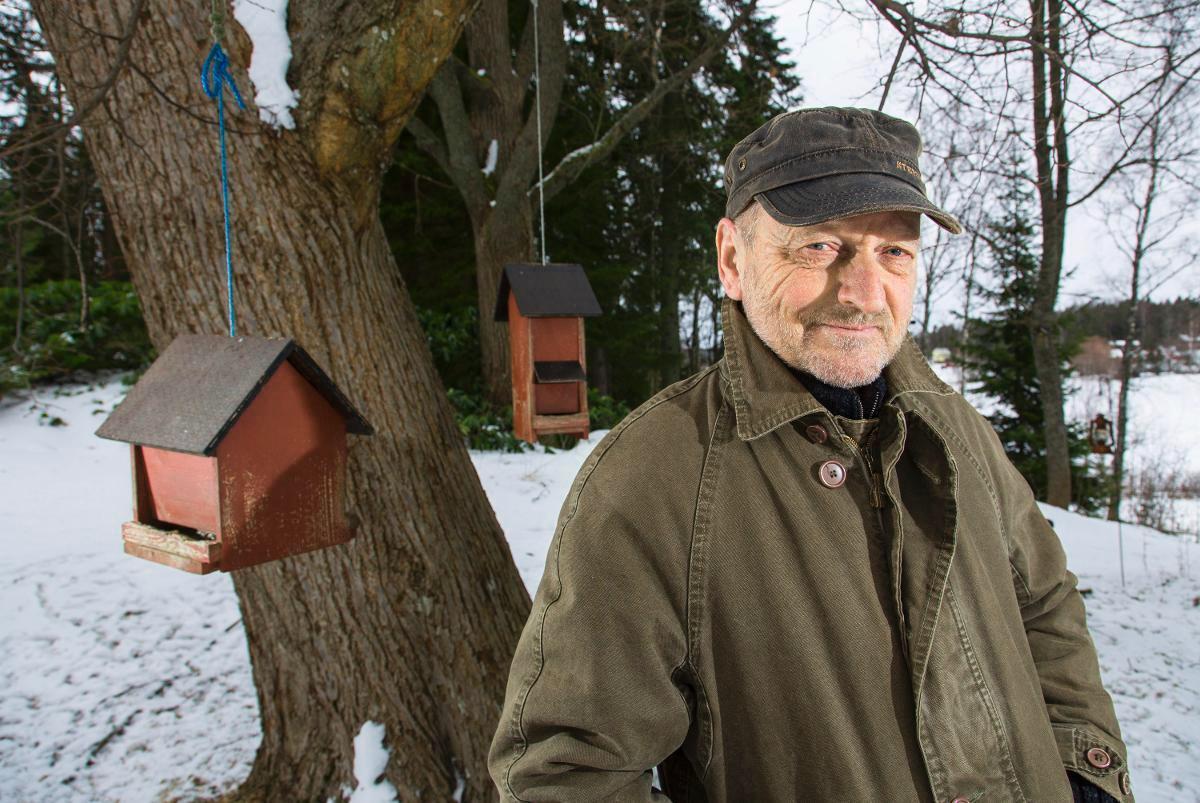 Tommy Hellstenin asennetta Jumalaan kuvaa paremmin sana tietoinen kuin uskovainen.