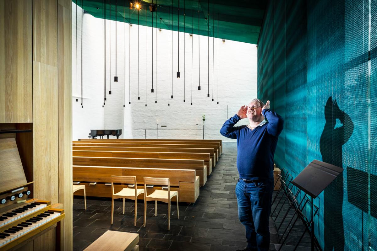 Olli Salmensaari on suunnittellut Pyhän Laurin kappelin akustiikan. Nyt työn alla on Tikkurilan uusi kirkko.