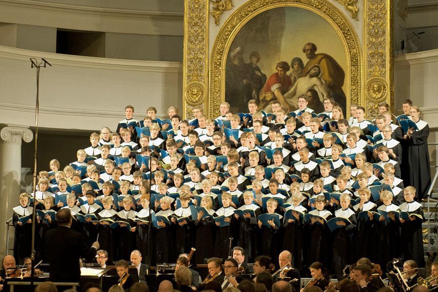 Cantores Minores. Nuoret laulajat säväyttävät kaiken ikäisiä kulttuurin ystäviä. Copyright Cantores Minores