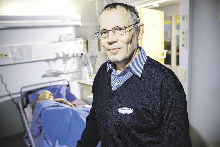 – Se, että istun kerran viikossa tai joka toinen viikko hetken vakavasti sairaan ihmisen luona, ei ole perheeltä pois, sanoo vapaaehtoistyöntekijä Markku Nuutinen.