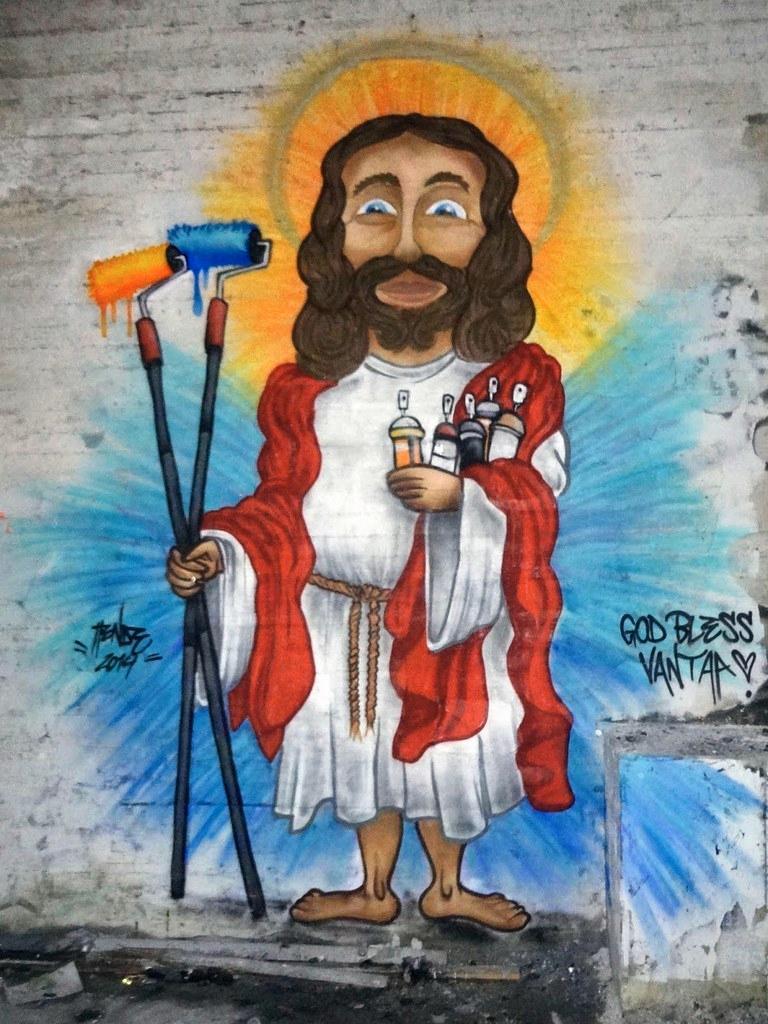 Kaivokselan kirkon purku on edennyt, eikä Hende Niemisen kirkon entisen alttarin kohdalle maalaamaa Jeesusta voi enää nähdä seinällä. Kuva: Hende Nieminen.