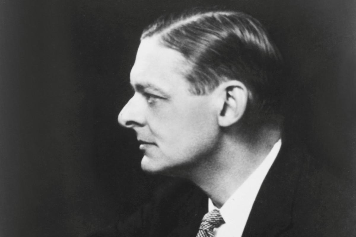 Thomas Stearns Eliot (1888–1965) oli runoilija, kriitikko ja näytelmäkijailija. Hän sai kirjallisuuden Nobel-palkinnon vuonna 1948.