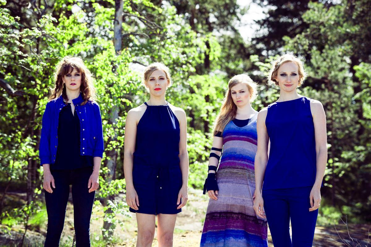 A cappella -kvartetin Sherry Lips (Sini Smolander, Saila Pöysä, Sara Knuuti ja Maiju Häkkinen) ohjelmistossa on muun muassa herkän naisellisia serenadeja.