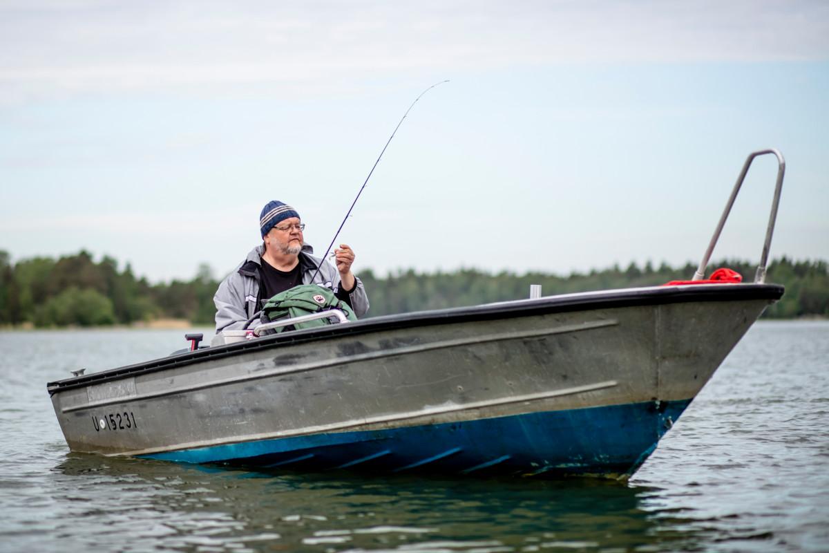 Risto Nordell kalastaa entistä enemmän vavalla, koska silloin saaliin määrää voi säädellä.