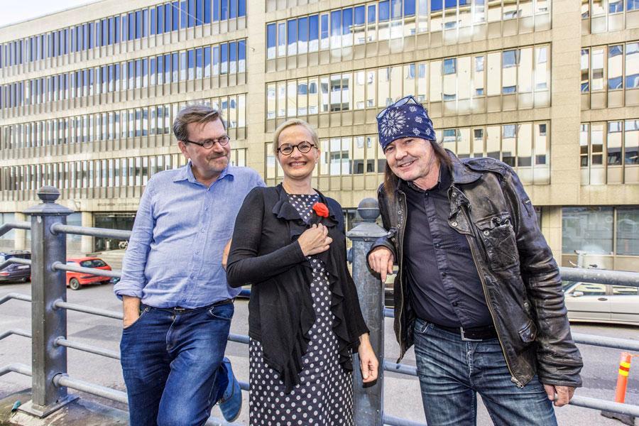 Valmiina palvelukseen. Jukka Relander (vas.), Sara Paavolainen ja Kari Peitsamo haluavat vaikuttaa siihen, mihin suuntaan seurakuntien toimintaa kehitetään.