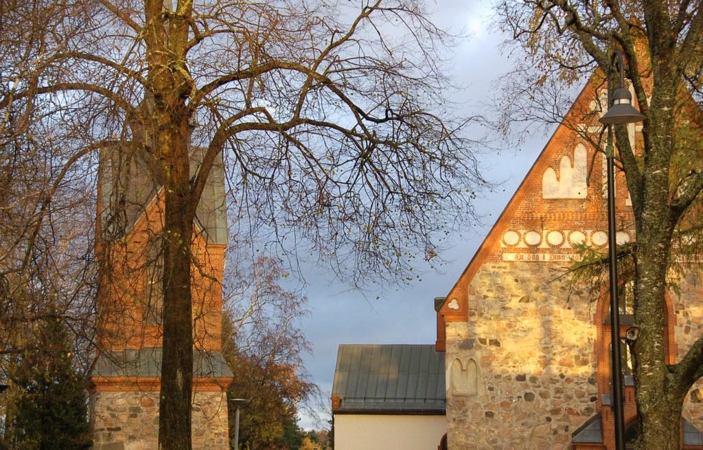 Pyhän Laurin kirkkoa ja kellotapulia kunnostetaan, jotta ne säilyvät myös tuleville sukupolville.