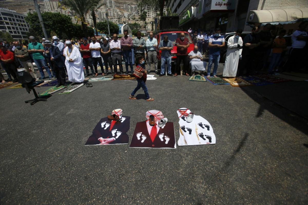 Palestiinalaiset ovat protestoineet Israelin ja Yhdistyneiden arabiemiirikuntien diplomaattisuhteita voimakkaasti. Kuva: AP / Lehtikuva / Madji Mohammed.