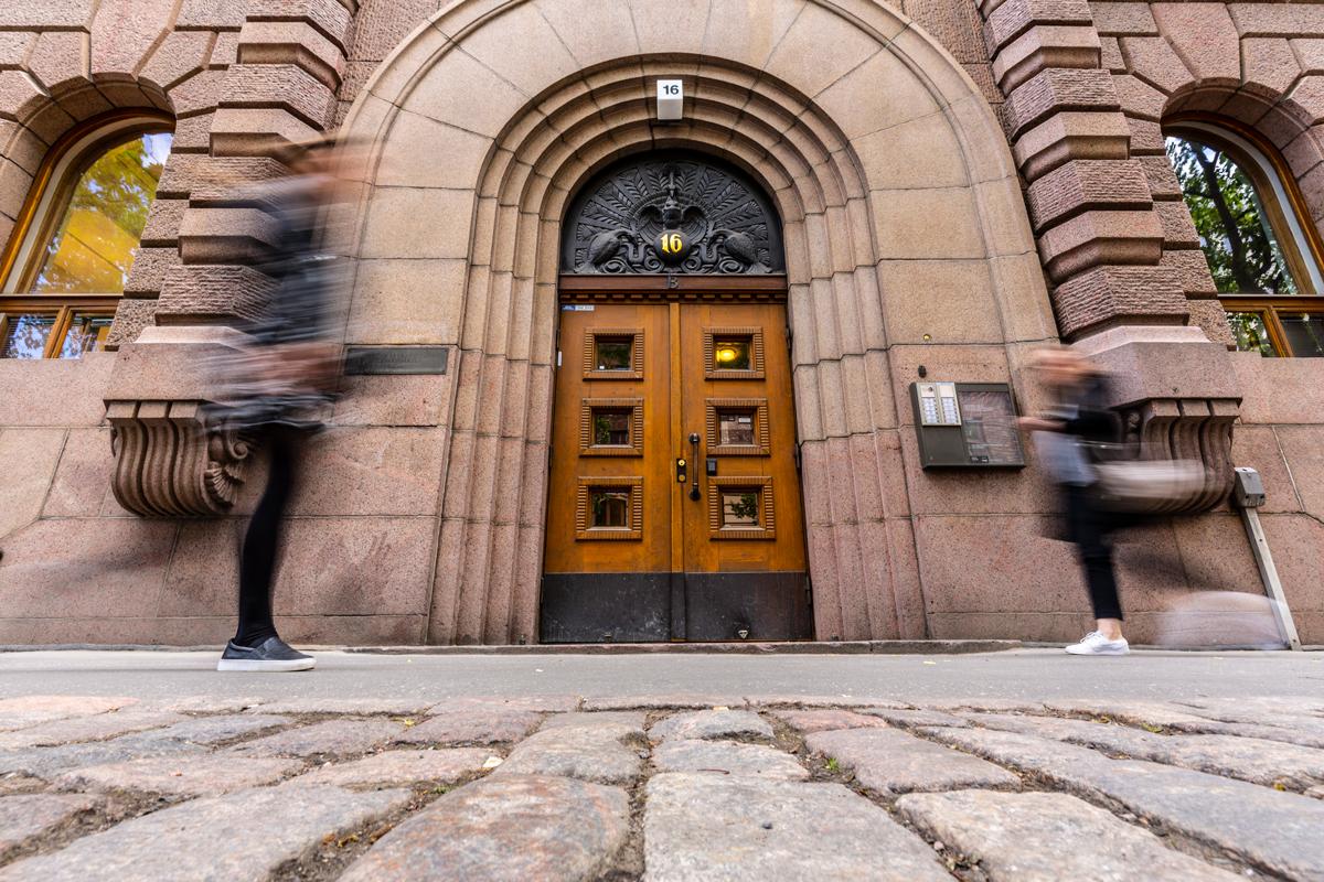Helsingin hiippakunta on jo ehtinyt linjata niin, että se ei aio rangaista pappeja, jotka vihkivät samaa sukupuolta olevia pareja.