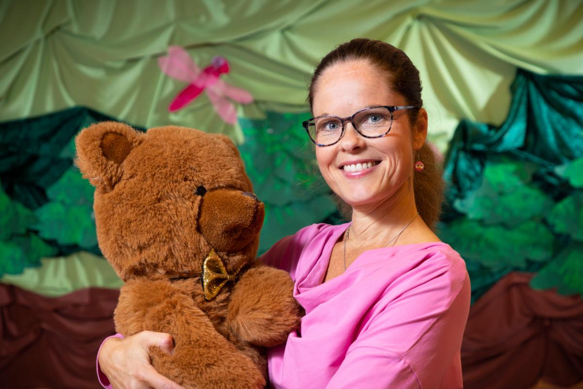 Kasvatuksen asiantuntijan Tiina Hännisen mukaan 25.9. vietettävällä Vauvan päivälllä viestitetään myös perheille, että vauvoilla on oikeus osallistua kaikkiin seurakuntien tilaisuuksiin.
