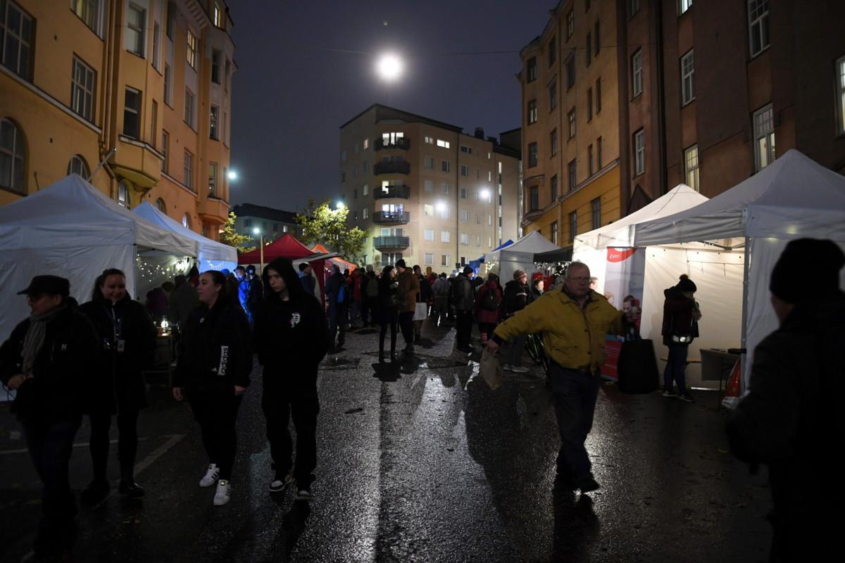 Asunnottomien yö -tapahtuma järjestettiin Helsingin Sörnäisissä 17. lokakuuta 2019. Tänä vuonna tapahtuma järjestetään koronan vuoksi verkossa.